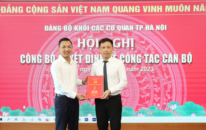 Lễ công bố và trao quyết định về công tác cán bộ tại Đảng bộ báo Kinh tế & Đô thị