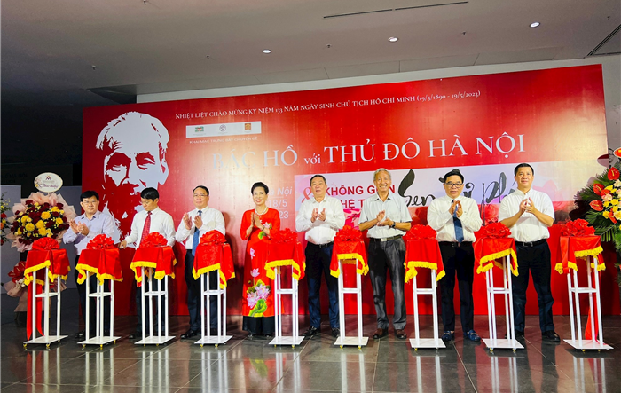 Khai mạc Trưng bày chuyên đề “Bác Hồ với Thủ đô Hà Nội”