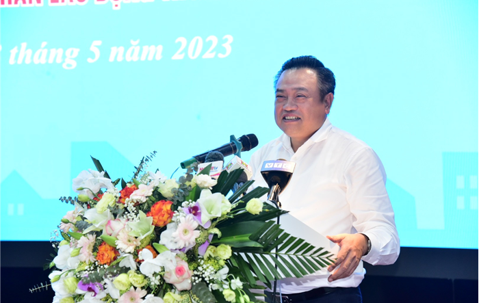 Chủ tịch UBND thành phố Trần Sỹ Thanh đối thoại với công nhân, lao động Thủ đô