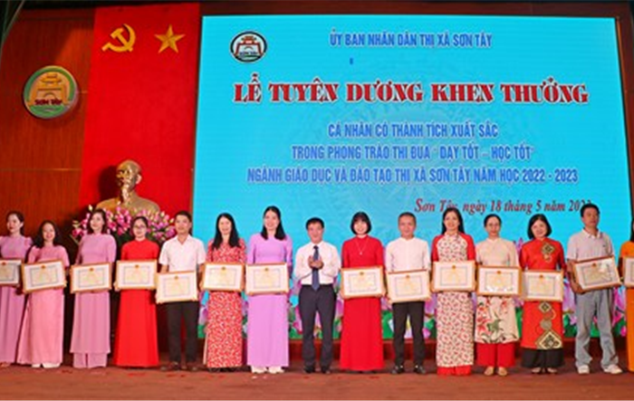 Thị xã Sơn Tây tuyên dương, khen thưởng các cá nhân nhân có thành tích xuất sắc trong phong trào thi đua “Dạy tốt - Học tốt” năm học 2022-2023