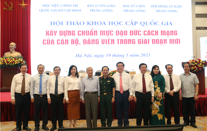 Xây dựng chuẩn mực đạo đức cách mạng  dễ thực hiện, dễ kiểm tra