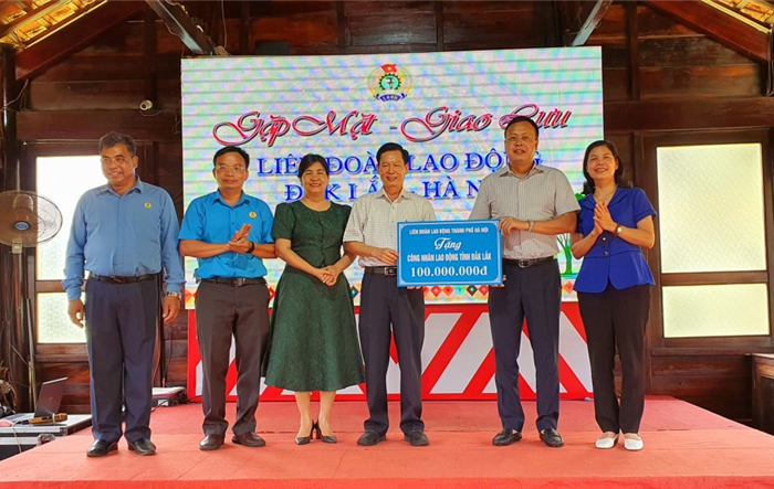 Liên đoàn Lao động thành phố Hà Nội trao đổi, chia sẻ kinh nghiệm với Liên đoàn Lao động tỉnh Đắk Lắk
