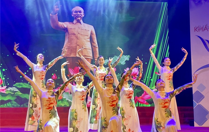 Chương trình nghệ thuật Tự hào Việt Nam với chủ đề “Khát vọng tuổi trẻ”