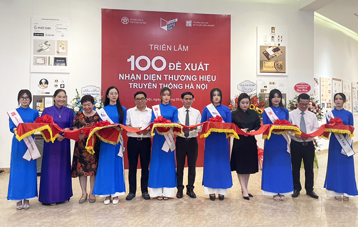 Khai mạc triển lãm “100 đề xuất nhận diện thương hiệu truyền thống Hà Nội”