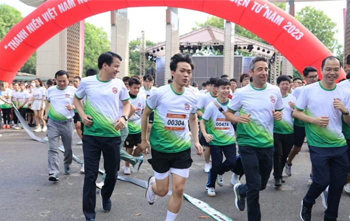 Tưng bừng giải chạy “Thanh niên Việt Nam nói không với thuốc lá và thuốc lá điện tử”