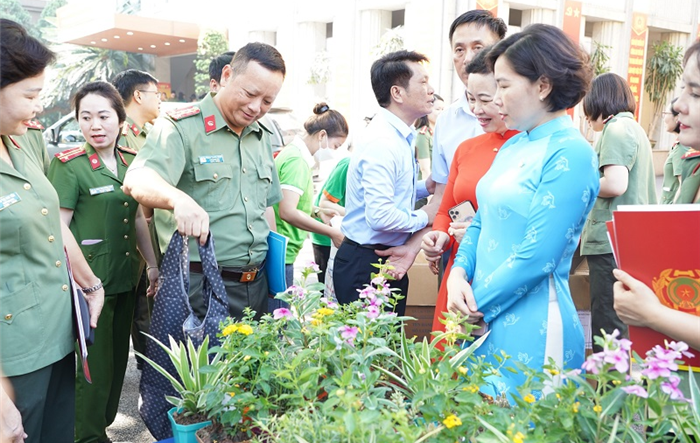 Công an Thành phố: Sôi nổi các hoạt động hưởng ứng bảo vệ môi trường