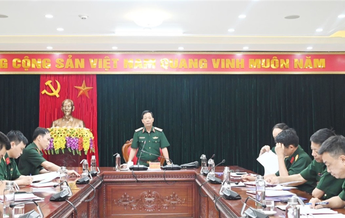 Kiểm tra công tác lãnh đạo thực hiện nhiệm vụ chính trị và xây dựng Đảng đối với Văn phòng Bộ Tư lệnh