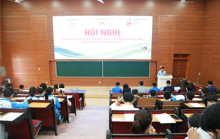 Tuyên truyền, phổ biến, trang bị kiến thức pháp luật lao động, BHXH, BHYT cho sinh viên