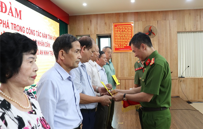 “Nhân lên sức mạnh và tinh thần trách nhiệm của những người “vác tù và hàng tổng”