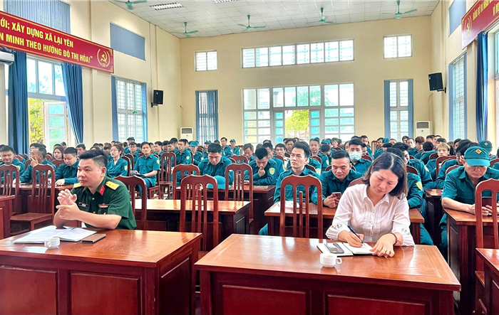 Huyện Hoài Đức khai mạc lớp huấn luyện dân quân chuyên ngành phòng không, pháo binh năm 2023