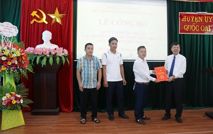 Lễ công bố quyết định thành lập Chi bộ Công ty TNHH Thiết kế và Đầu tư xây dựng Trường Thành