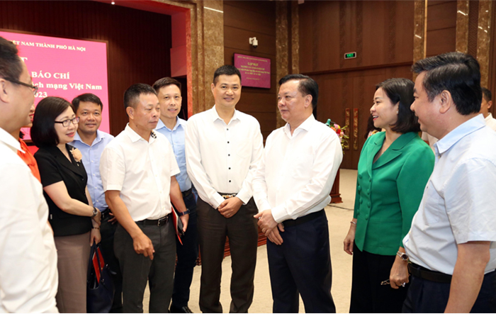 Các nhà báo ấn tượng về nội lực của Hà Nội