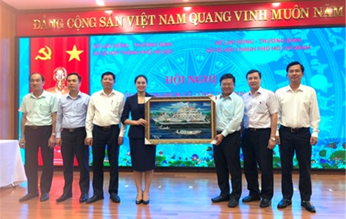 Sở Lao động - Thương binh và Xã hội thành phố Hà Nội chia sẻ kinh nghiệm với Sở Lao động - Thương binh và Xã hội thành phố Hồ Chí Minh