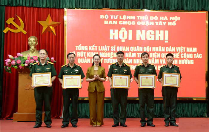 Ban Chỉ huy Quân sự quận Tây Hồ: Tổng kết thực hiện Luật Sĩ quan và rút kinh nghiệm thực hiện Quy chế công tác quản lý tư tưởng