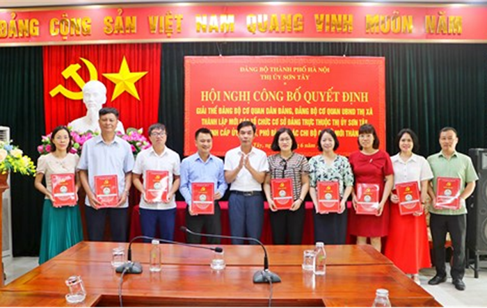 Thị ủy Sơn Tây thành lập mới 30 tổ chức cơ sở Đảng trực thuộc