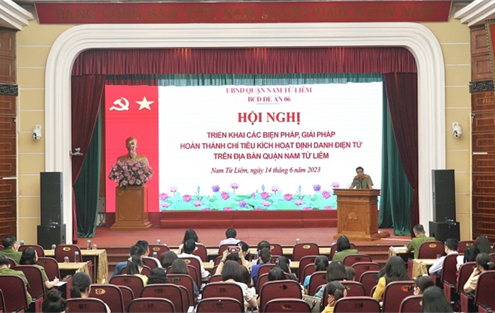 Quận Nam Từ Liêm: Tập trung triển khai các giải pháp hoàn thành chỉ tiêu kích hoạt định danh diện tử 