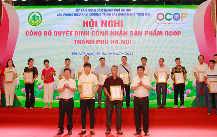 Công bố quyết định chứng nhận sản phẩm OCOP thành phố cho hơn 500 sản phẩm