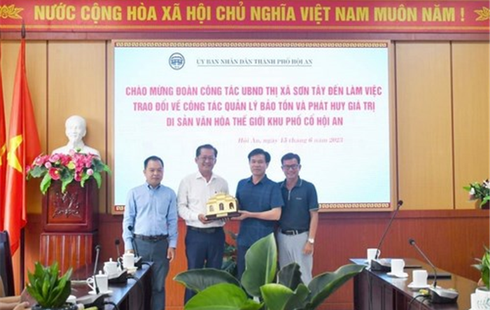 Lãnh đạo thị xã Sơn Tây tham quan, học tập, trao đổi kinh nghiệm về phát triển du lịch tại thành phố Hội An