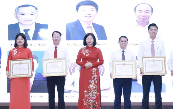197 cán bộ quy hoạch nguồn thành phố hoàn thành khoá bồi dưỡng kiến thức