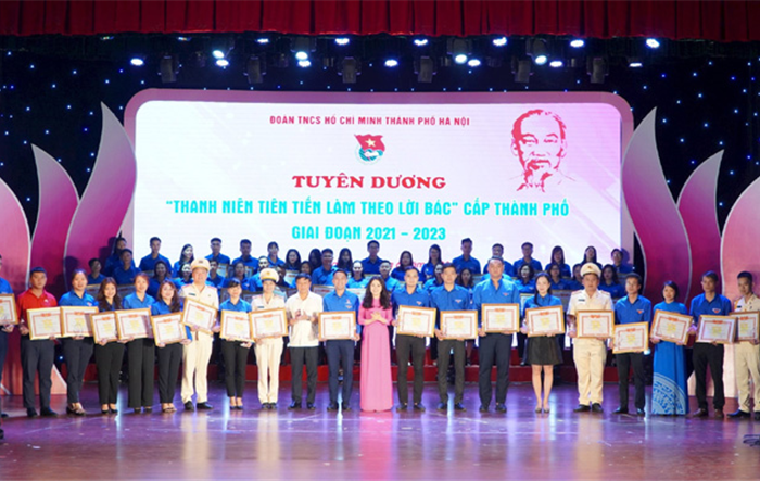 Ấn tượng Chương trình “Khát vọng cống hiến - Lẽ sống thanh niên”: Tuyên dương những tấm gương “Thanh niên tiên tiến làm theo lời Bác”