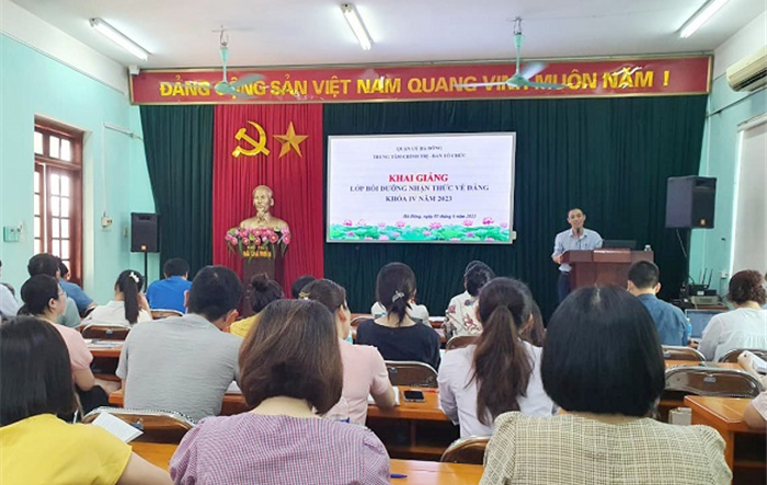 Quận Hà Đông: Khai giảng lớp bồi dưỡng nhận thức về Đảng khóa IV năm 2023