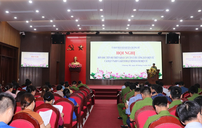 Huyện Chương Mỹ: Đẩy nhanh việc thực hiện cấp căn cước công dân điện tử, cài đặt VNEID và kích hoạt định danh điện tử