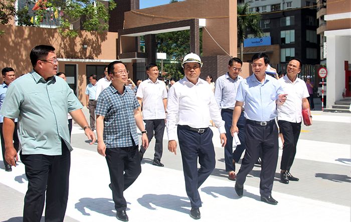 Chủ tịch UBND thành phố Hà Nội Trần Sỹ Thanh kiểm tra tiến độ xây dựng trường học công lập đạt chuẩn quốc gia trên địa bàn quận Hoàng Mai