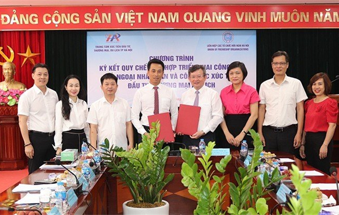 Ký kết quy chế phối hợp triển khai công tác đối ngoại nhân dân và công tác xúc tiến đầu tư, thương mại du lịch