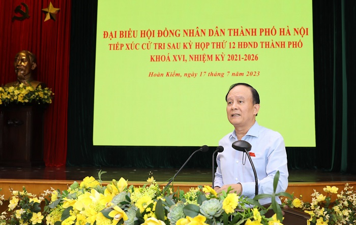 Chủ tịch HĐND thành phố Hà Nội Nguyễn Ngọc Tuấn tiếp xúc cử tri tại Hoàn Kiếm