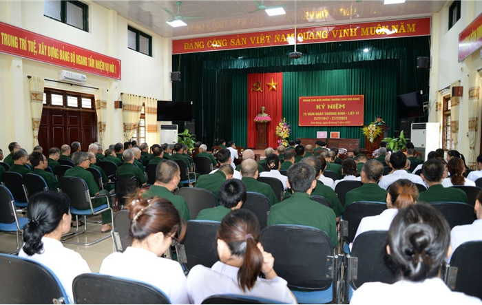 Chính uỷ Bộ Tư lệnh Thủ đô thăm, động viên thương binh, bệnh binh Trung tâm điều dưỡng Thương binh Kim Bảng (Hà Nam)