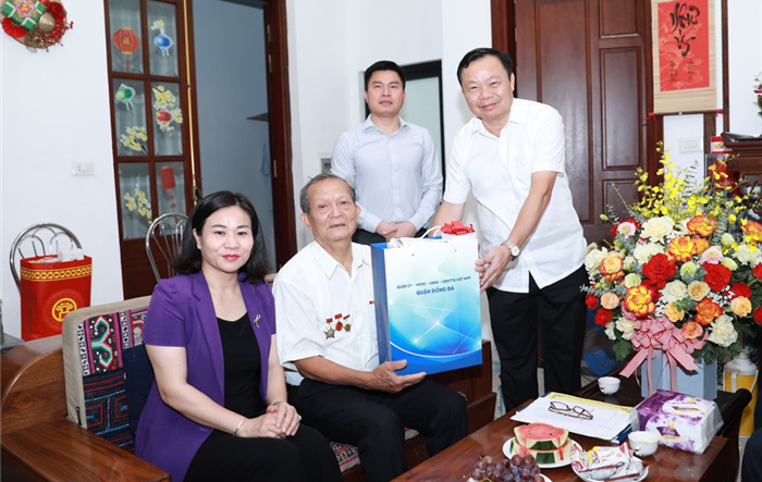 Quan tâm, chăm lo tốt hơn nữa cho các gia đình có công với cách mạng