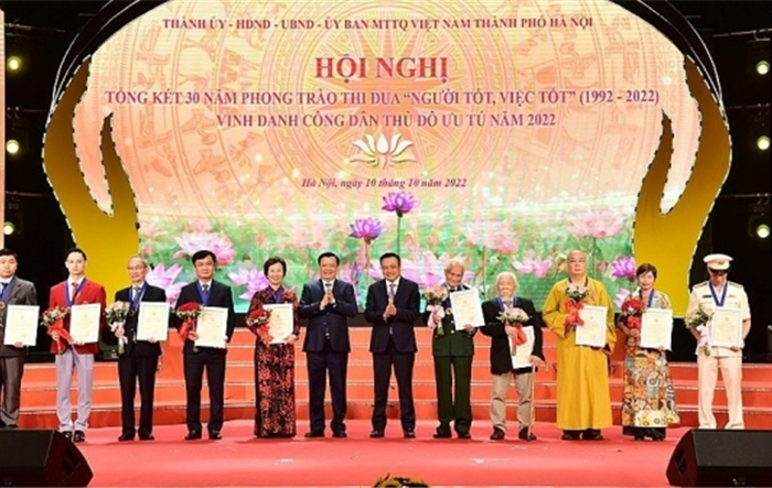 Tặng danh hiệu “Người tốt, việc tốt” thành phố năm 2023 cho 127 cá nhân