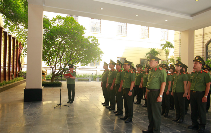 Cụm thi đua số 2, Công an thành phố dâng hương tưởng niệm các anh hùng, liệt sỹ Công an Thủ đô