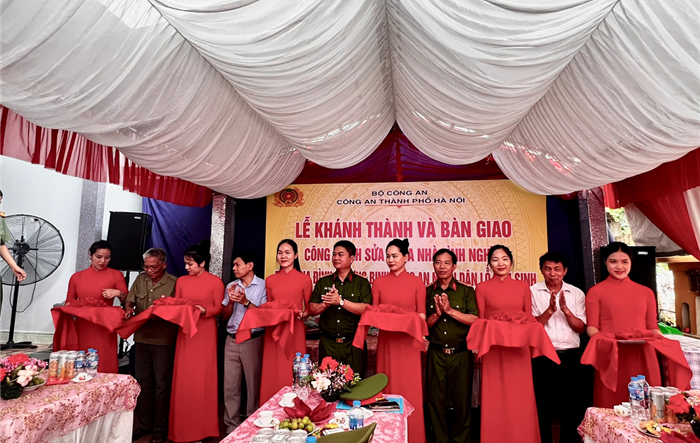 Công an thành phố khánh thành, bàn giao nhà tình nghĩa tặng thương binh công an nhân dân