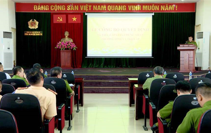 Lễ công bố quyết định cấp giấy chứng nhận thương binh cho Đại úy Bùi Đức Thắng