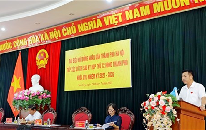 Đại biểu HĐND thành phố tiếp xúc cử tri thị xã Sơn Tây sau kỳ họp thứ 12 HĐND thành phố