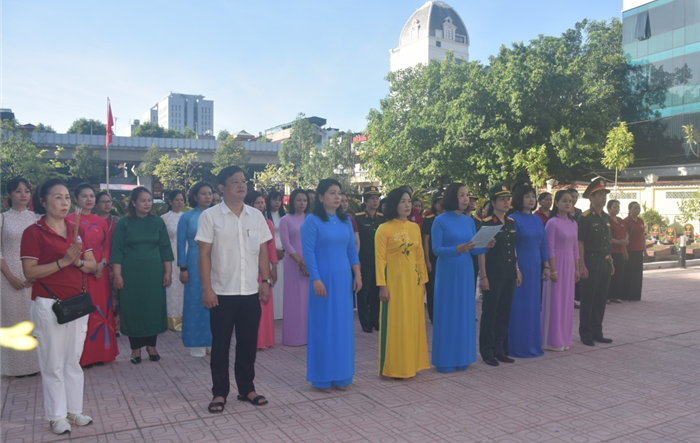 Liên đoàn Lao động quận Hà Đông dâng hương tri ân các Anh hùng liệt sĩ