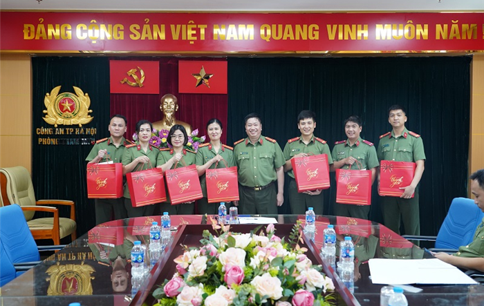 Phòng Tham mưu Công an thành phố tri ân người có công với cách mạng