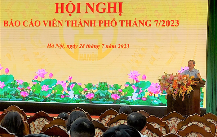 Hội nghị báo cáo viên thành phố tháng 7-2023