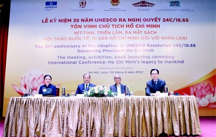 Bóc mẽ cái gọi là giải thưởng dành cho người âm ỉ chống phá Việt Nam