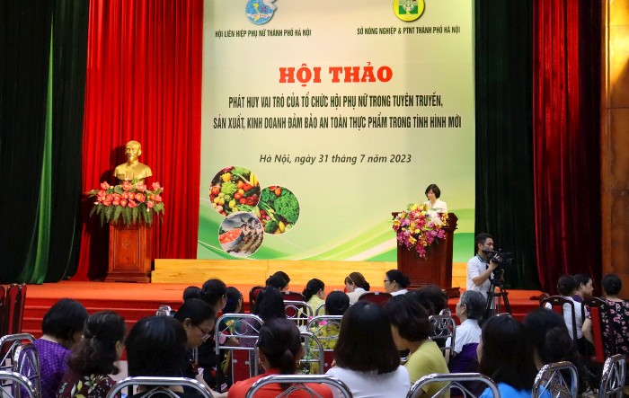 Hội thảo “Phát huy vai trò của tổ chức Hội phụ nữ trong tuyên truyền, sản xuất, kinh doanh bảo đảm an toàn thực phẩm trong tình hình mới”