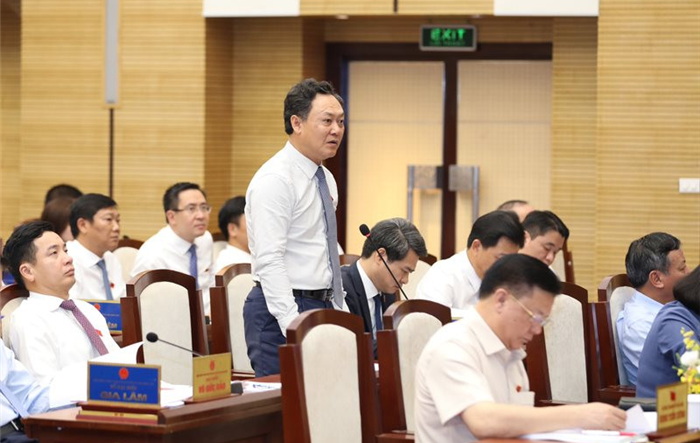 Chất vấn về công tác cải cách hành chính, xây dựng chính quyền điện tử và chuyển đổi số