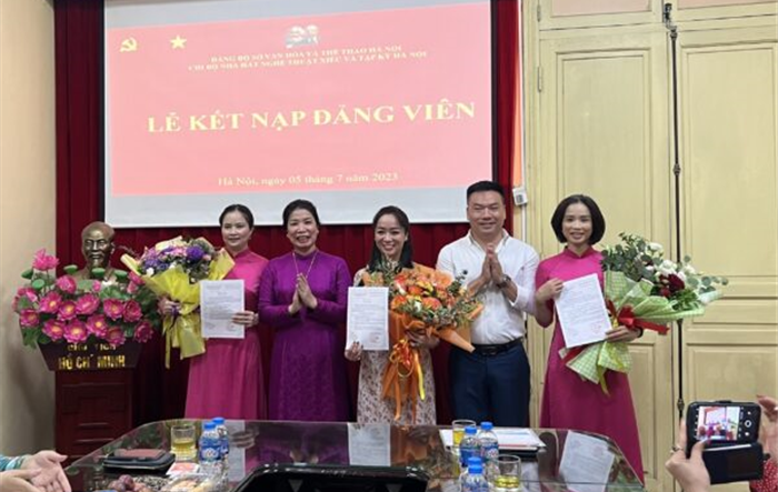 Lễ kết nạp đảng viên mới