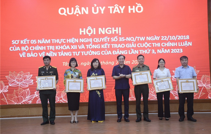 Quận Tây Hồ: Triển khai hiệu quả công tác đấu tranh phản bác các quan điểm sai trái, thù địch, bảo vệ nền tảng tư tưởng của Đảng 