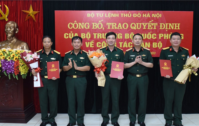 Bộ Tư lệnh Thủ đô Hà Nội công bố, trao quyết định về công tác cán bộ