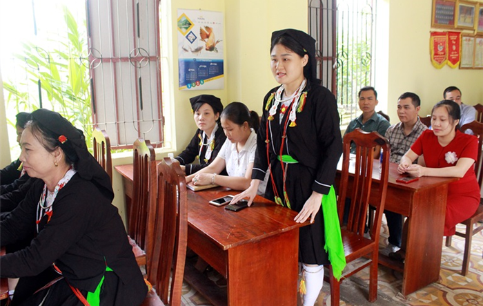 Vạch trần, phản bác luận điệu sai trái, thù địch xuyên tạc rằng: “Do Đảng Cộng sản Việt Nam là một đảng duy nhất lãnh đạo, cầm quyền, nên ở Việt Nam không hề có dân chủ thực sự”