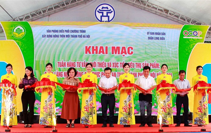  Khai mạc tuần hàng sản phẩm OCOP, làng nghề, nông sản tại Long Biên