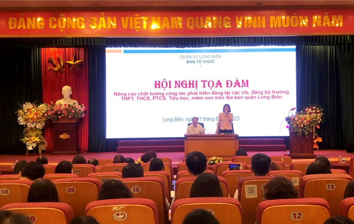 Toạ đàm "Nâng cao chất lượng công tác phát triển đảng tại các chi, đảng bộ trường học trên địa bàn quận Long Biên"
