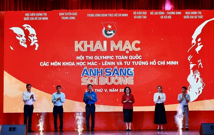 Phát huy vai trò của thanh niên trong bảo vệ nền tảng tư tưởng của Đảng