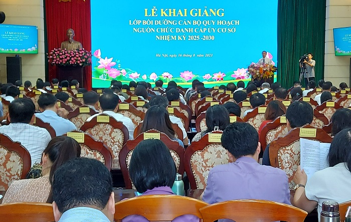 Khai giảng Lớp bồi dưỡng cán bộ quy hoạch nguồn chức danh cấp ủy cơ sở 